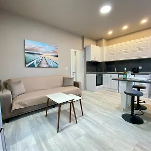 https://nj-luxury-rooms-and-suites.goldensandshotels.net